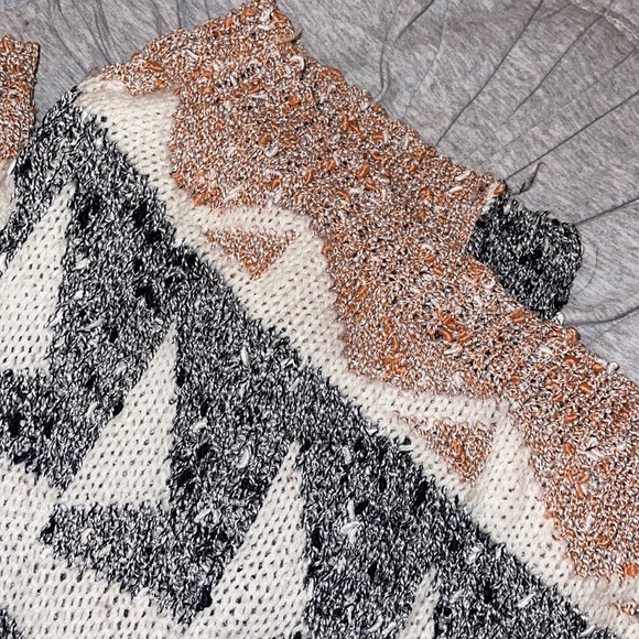 Tilly’s | Chunky Knit Cardigan - Picture 13 of 13